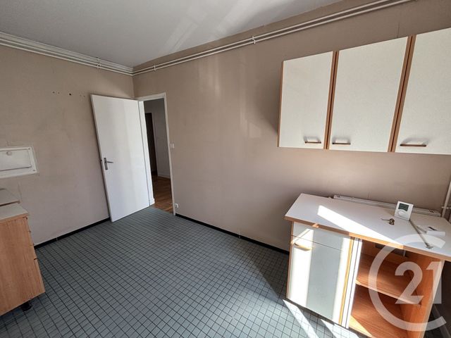Appartement F4 &agrave; louer - 4 pi&egrave;ces - 79,93 m2 - Alencon - 61 - BASSE-NORMANDIE