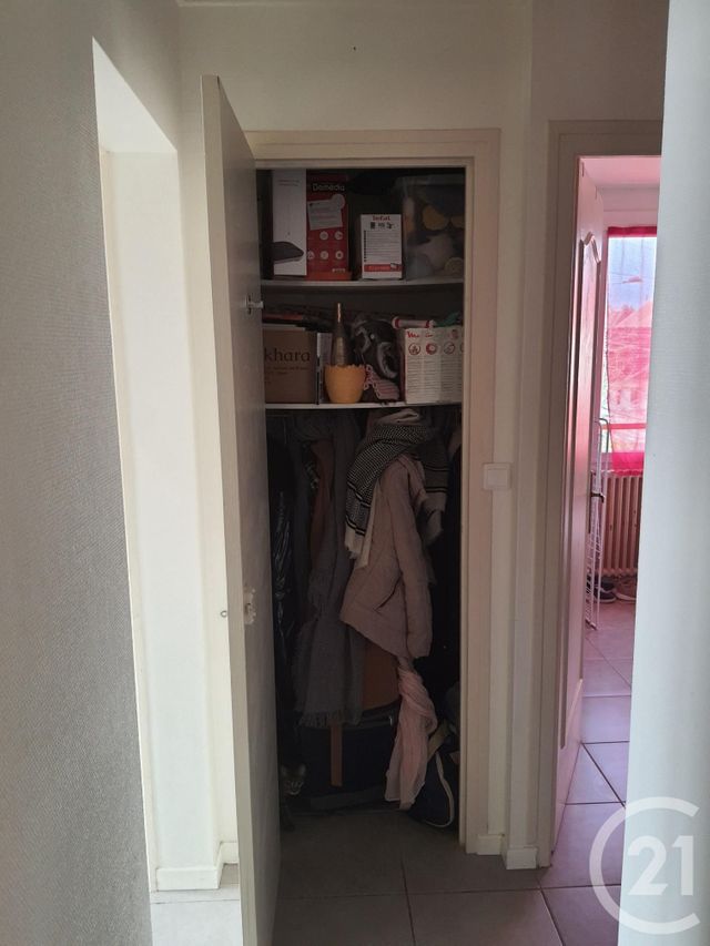 Appartement F3 &agrave; louer - 3 pi&egrave;ces - 58,71 m2 - Alencon - 61 - BASSE-NORMANDIE