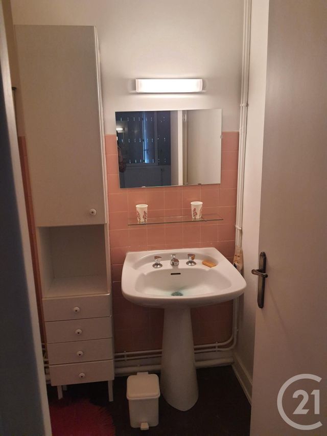 Appartement F5 &agrave; louer - 5 pi&egrave;ces - 99,89 m2 - Alencon - 61 - BASSE-NORMANDIE