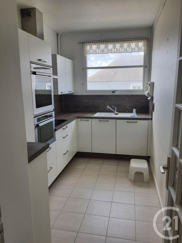 Appartement F5 &agrave; louer - 5 pi&egrave;ces - 99,89 m2 - Alencon - 61 - BASSE-NORMANDIE