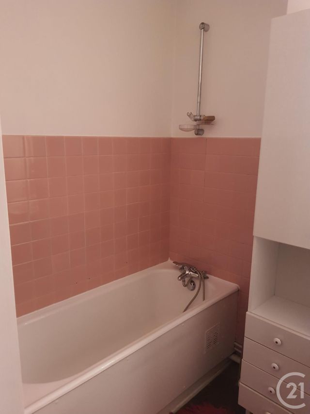 Appartement F5 &agrave; louer - 5 pi&egrave;ces - 99,89 m2 - Alencon - 61 - BASSE-NORMANDIE