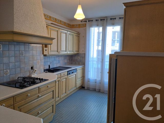 Afficher la photo en grand Appartement F4 à vendre - 4 pièces - 79,12 m2 - Alencon - 61 - BASSE-NORMANDIE