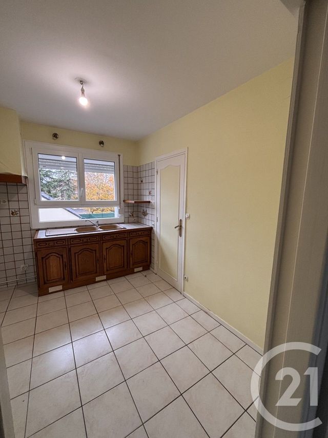 Appartement F4 à louer - 4 pièces - 73,88 m2 - Alencon - 61 - BASSE-NORMANDIE