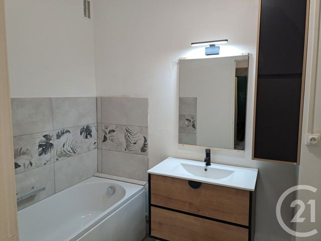 Appartement F4 à louer - 4 pièces - 76,53 m2 - Alencon - 61 - BASSE-NORMANDIE