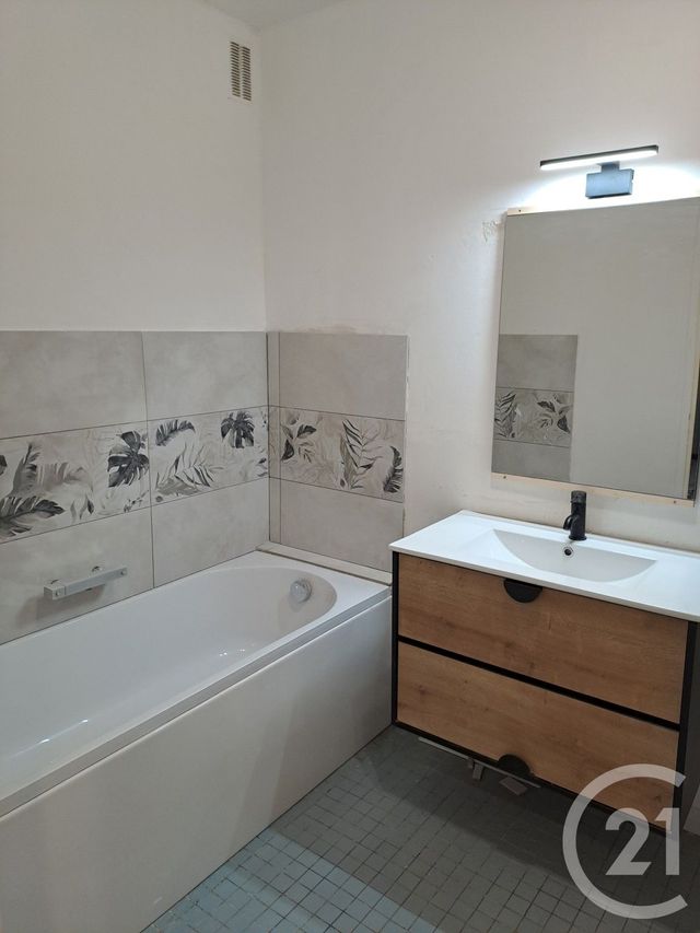 Appartement F4 à louer - 4 pièces - 76,53 m2 - Alencon - 61 - BASSE-NORMANDIE