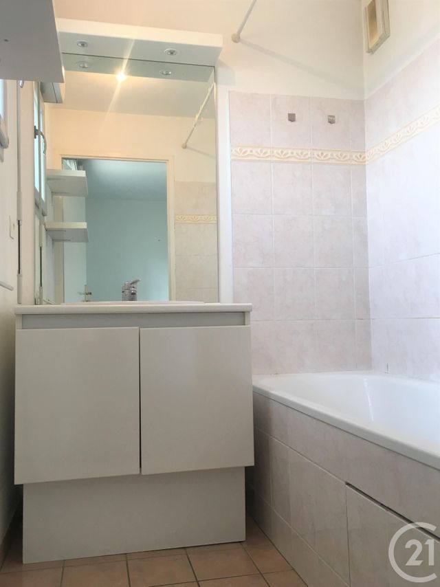 Appartement F2 à louer - 2 pièces - 42 m2 - Bretigny Sur Orge - 91 - ILE-DE-FRANCE