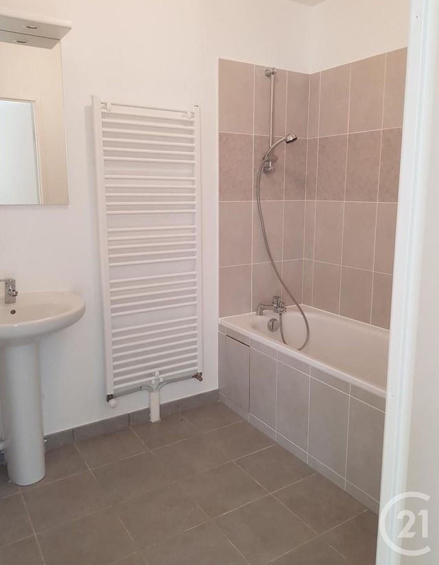 Appartement F3 &agrave; louer - 3 pi&egrave;ces - 64,60 m2 - Bretigny Sur Orge - 91 - ILE-DE-FRANCE