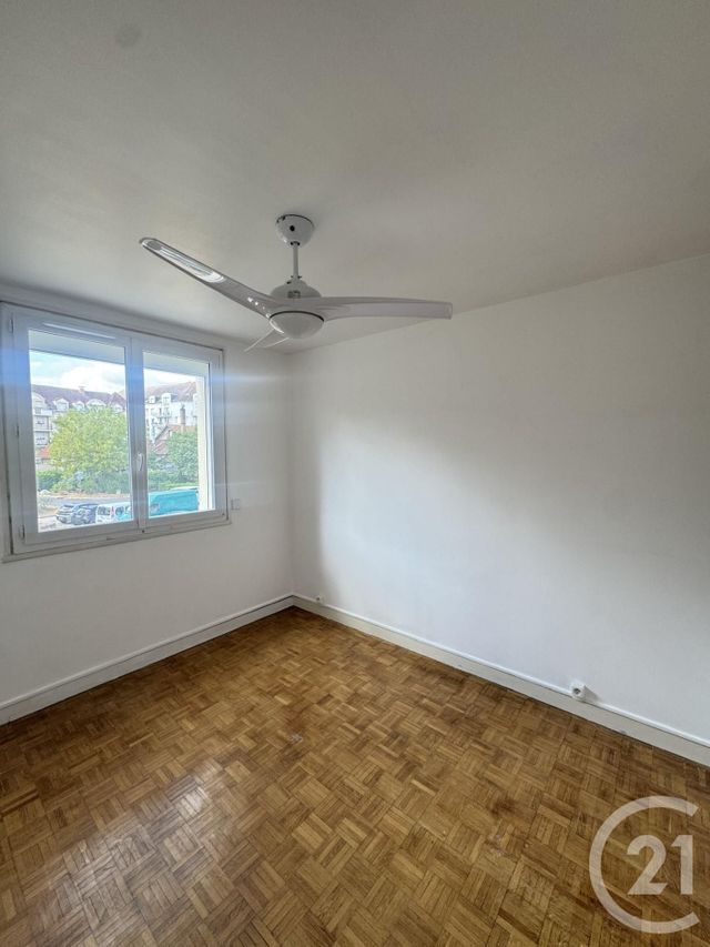 Appartement F3 &agrave; louer - 3 pi&egrave;ces - 53,25 m2 - Bretigny Sur Orge - 91 - ILE-DE-FRANCE
