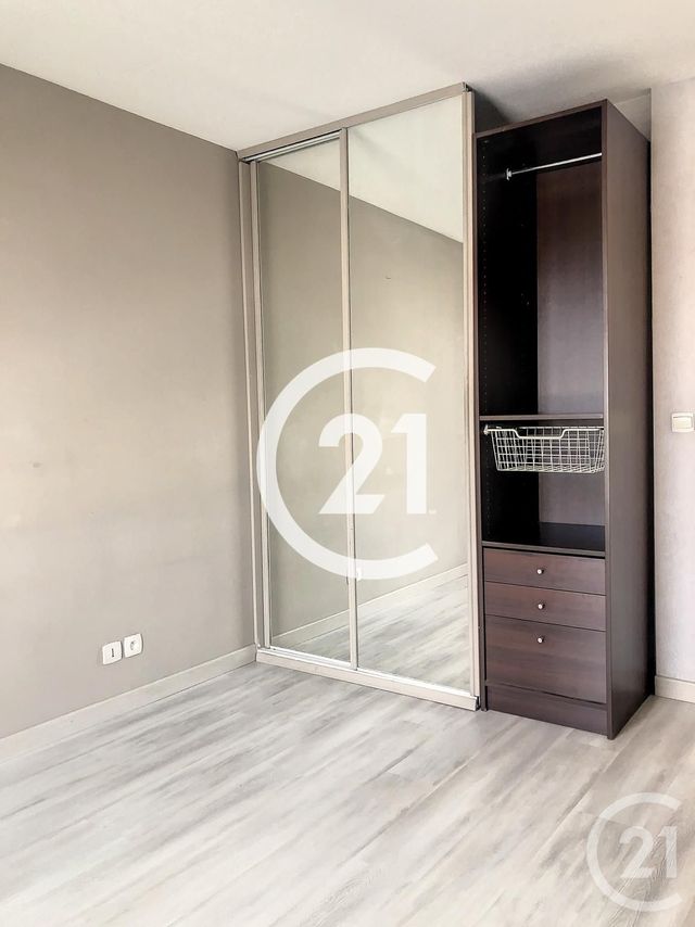 Appartement F2 &agrave; louer - 2 pi&egrave;ces - 46,25 m2 - Ste Genevieve Des Bois - 91 - ILE-DE-FRANCE