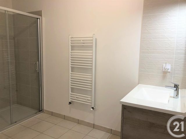 Appartement F2 &agrave; louer - 2 pi&egrave;ces - 43,69 m2 - Ste Genevieve Des Bois - 91 - ILE-DE-FRANCE