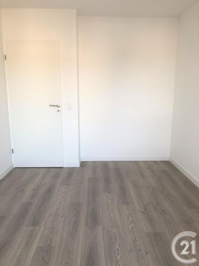 Appartement F2 &agrave; louer - 2 pi&egrave;ces - 43,69 m2 - Ste Genevieve Des Bois - 91 - ILE-DE-FRANCE