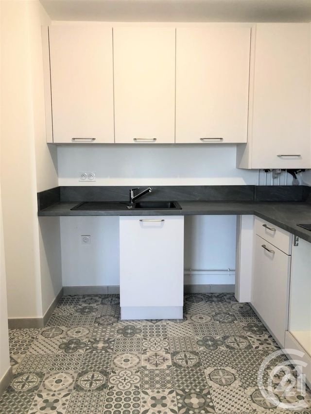 Appartement F2 &agrave; louer - 2 pi&egrave;ces - 43,69 m2 - Ste Genevieve Des Bois - 91 - ILE-DE-FRANCE