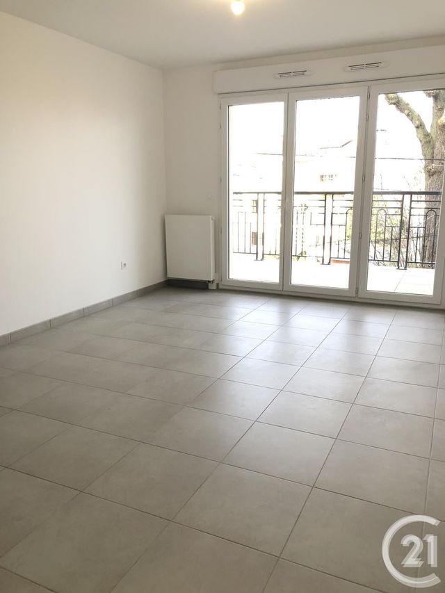 Appartement F2 &agrave; louer - 2 pi&egrave;ces - 43,69 m2 - Ste Genevieve Des Bois - 91 - ILE-DE-FRANCE