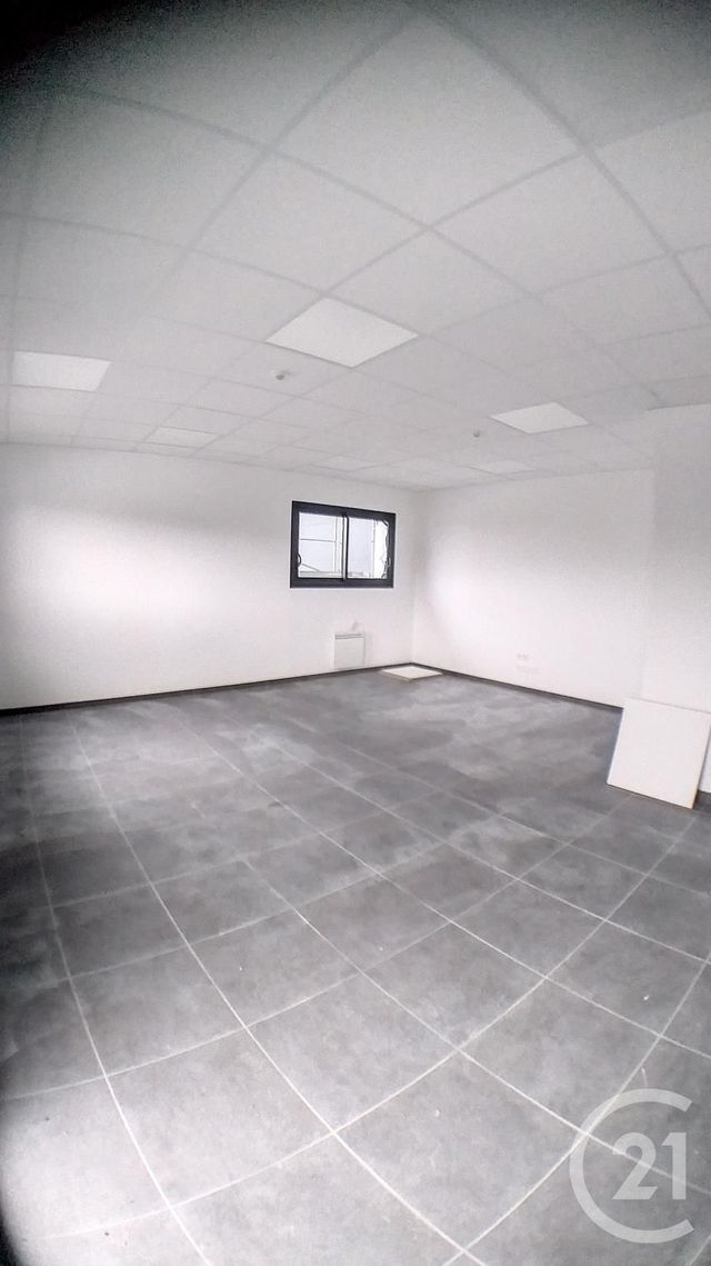 Appartement Local à louer - 3 pièces - 535 m2 - Fourmetot - 27 - HAUTE-NORMANDIE