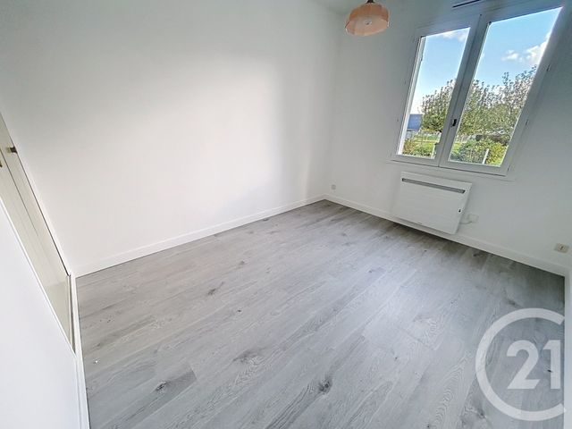Maison &agrave; louer - 5 pi&egrave;ces - 120,55 m2 - Fourmetot - 27 - HAUTE-NORMANDIE