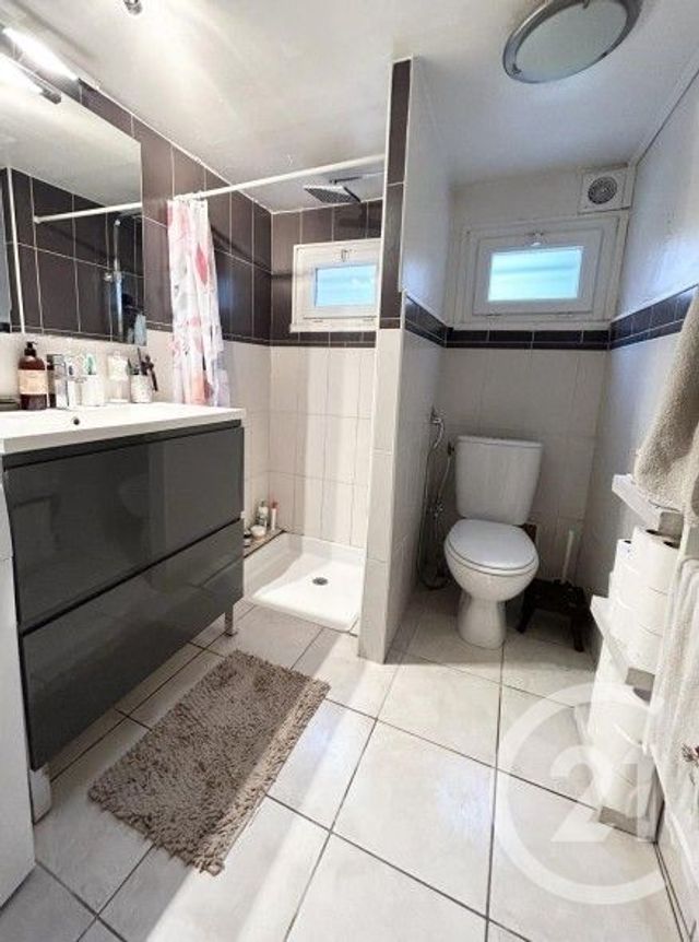 Appartement &agrave; louer - 3 pi&egrave;ces - 44,45 m2 - Pont Audemer - 27 - HAUTE-NORMANDIE