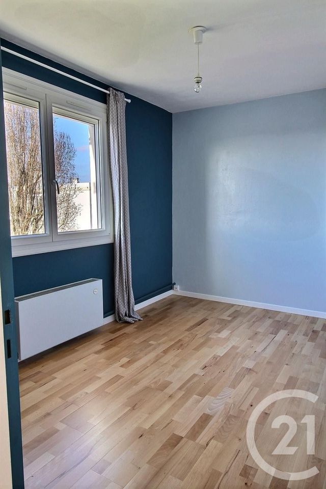 Appartement T5 &agrave; louer - 5 pi&egrave;ces - 90,48 m2 - Reze - 44 - PAYS-DE-LOIRE