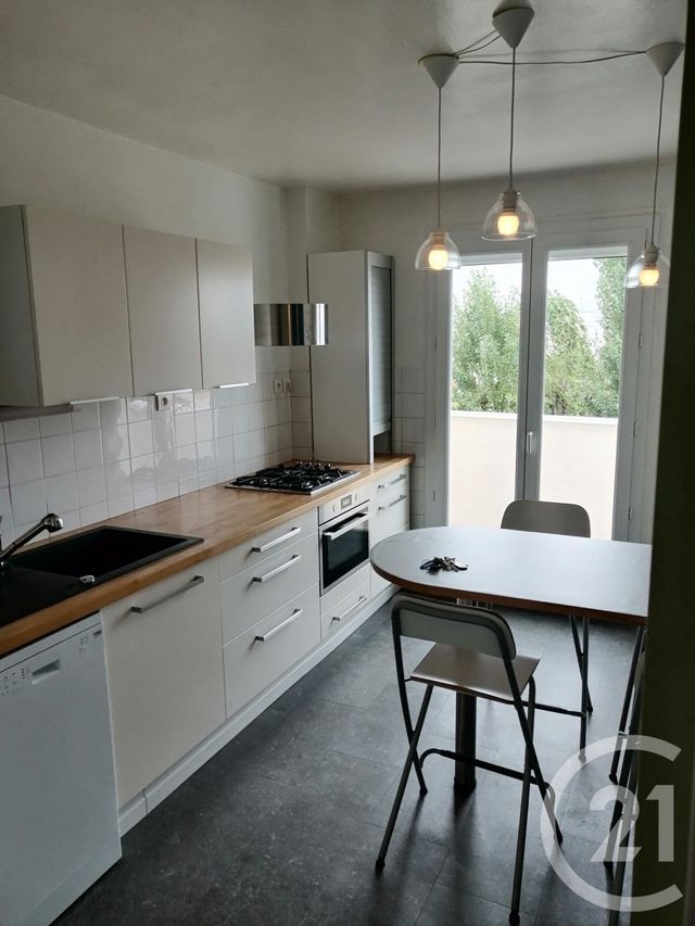 Appartement T5 &agrave; louer - 5 pi&egrave;ces - 90,48 m2 - Reze - 44 - PAYS-DE-LOIRE