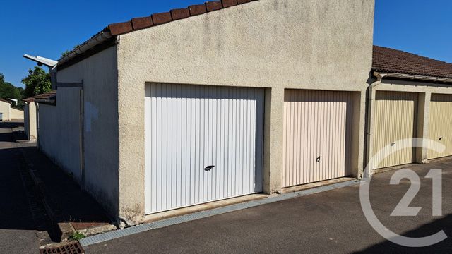 parking - ST SEBASTIEN SUR LOIRE - 44