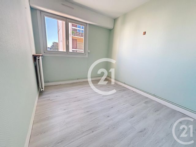 Appartement F3 &agrave; louer - 3 pi&egrave;ces - 62,86 m2 - Evreux - 27 - HAUTE-NORMANDIE
