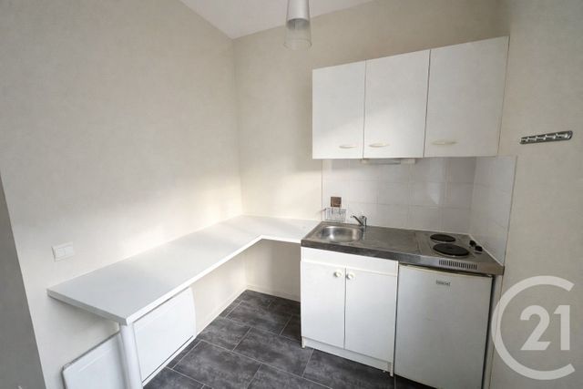 Appartement T2 &agrave; louer - 2 pi&egrave;ces - 35 m2 - Le Mans - 72 - PAYS-DE-LOIRE