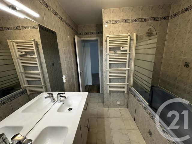 Maison &agrave; louer - 5 pi&egrave;ces - 107,06 m2 - Ruaudin - 72 - PAYS-DE-LOIRE