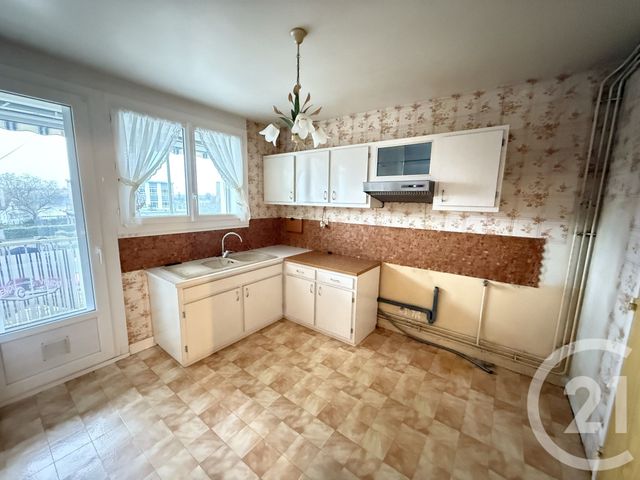 Appartement F4 &agrave; vendre - 4 pi&egrave;ces - 77,96 m2 - Allonnes - 72 - PAYS-DE-LOIRE