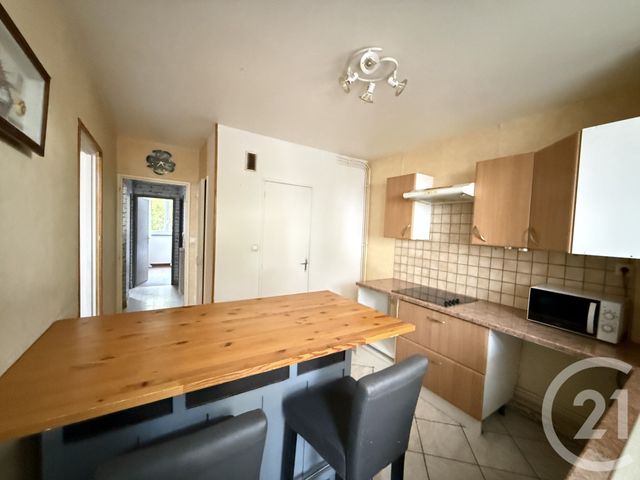 Appartement F4 &agrave; louer - 4 pi&egrave;ces - 76,15 m2 - Allonnes - 72 - PAYS-DE-LOIRE