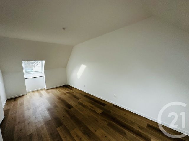 Maison &agrave; louer - 5 pi&egrave;ces - 101,83 m2 - Coulaines - 72 - PAYS-DE-LOIRE