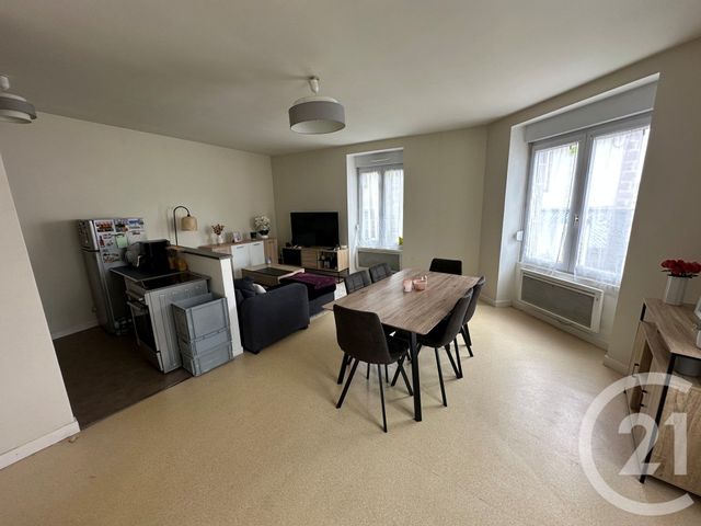 Appartement F3 &agrave; louer - 3 pi&egrave;ces - 59,58 m2 - La Bazoge - 72 - PAYS-DE-LOIRE