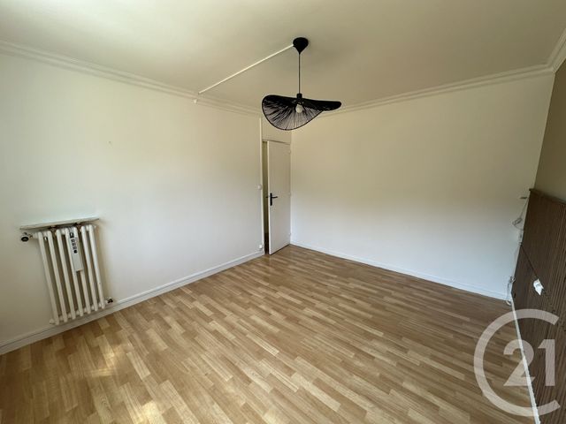 Appartement T4 &agrave; louer - 4 pi&egrave;ces - 76,75 m2 - Allonnes - 72 - PAYS-DE-LOIRE