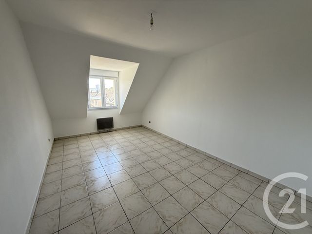 Appartement T4 &agrave; louer - 5 pi&egrave;ces - 101,94 m2 - Le Mans - 72 - PAYS-DE-LOIRE