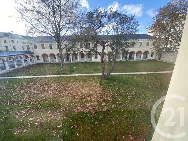 Appartement F3 &agrave; louer - 3 pi&egrave;ces - 82,07 m2 - Le Mans - 72 - PAYS-DE-LOIRE