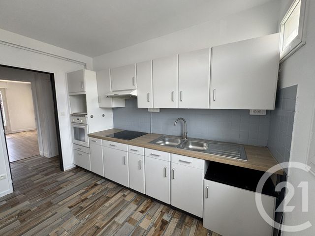 Appartement T3 &agrave; louer - 3 pi&egrave;ces - 79,74 m2 - Le Mans - 72 - PAYS-DE-LOIRE