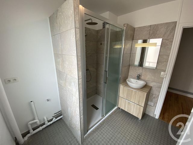Appartement T4 &agrave; louer - 3 pi&egrave;ces - 81,33 m2 - Le Mans - 72 - PAYS-DE-LOIRE