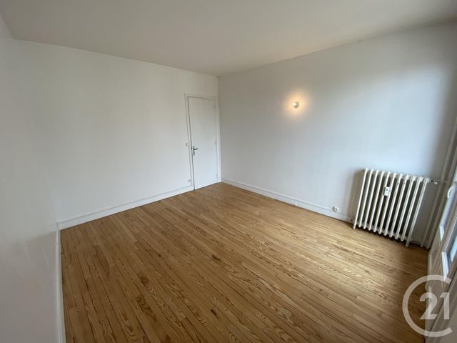 Appartement T4 &agrave; louer - 3 pi&egrave;ces - 81,33 m2 - Le Mans - 72 - PAYS-DE-LOIRE