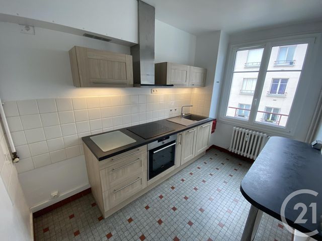 Appartement T4 &agrave; louer - 3 pi&egrave;ces - 81,33 m2 - Le Mans - 72 - PAYS-DE-LOIRE